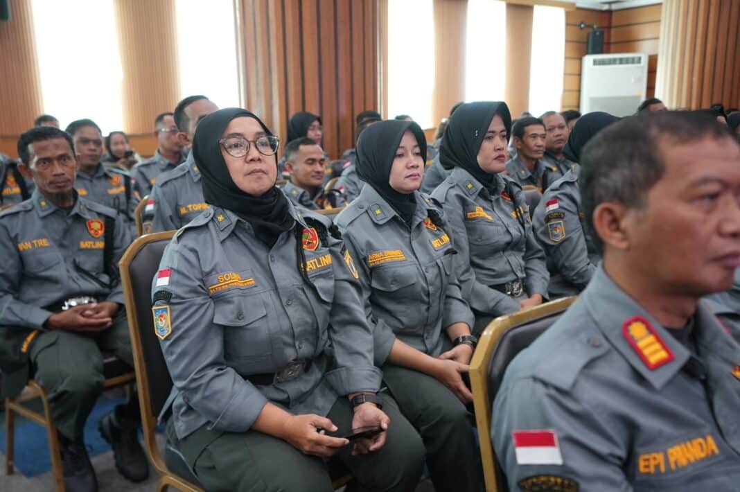 372 Anggota Satlinmas Jakarta