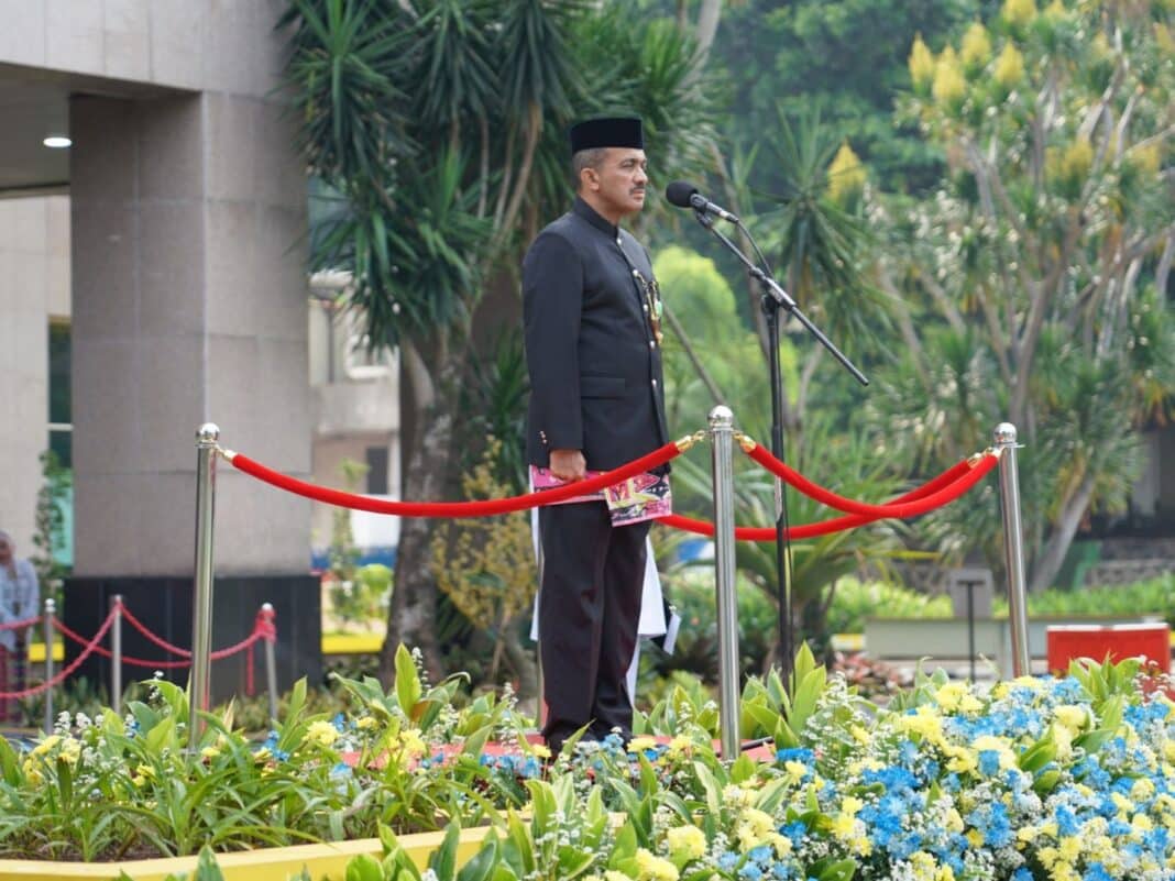 Hardiknas 2026 di Jakarta Selatan Wali Kota M Anwar Tekankan Pendidikan Bermutu dan Serahkan Ijazah Warga